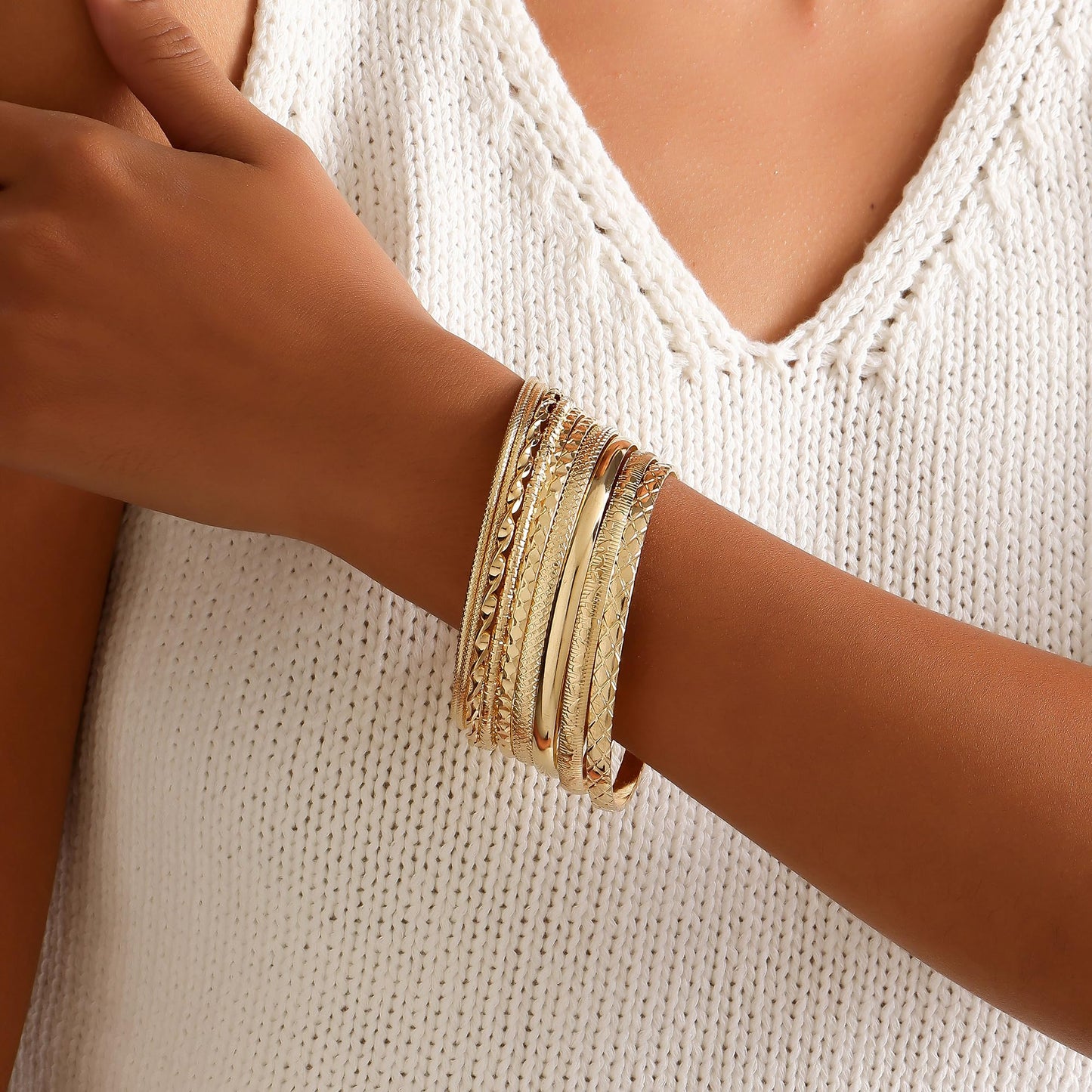 AYWFCBF Gold Bangle Bracelets for Women, 10 Pcs Boho Stackable Bangles Multi Layer Textured Chunky Bracelets Jewelry Set for Women