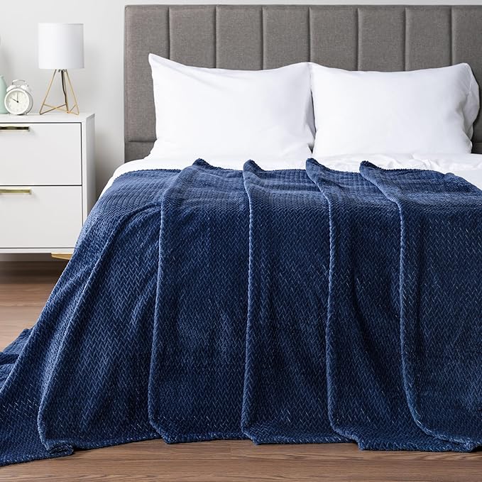 PAVILIA Soft Fleece Navy Blue Throw Blanket for Couch, Lightweight Plush Warm Blankets for Bed, Fuzzy Cozy Flannel Blanket Throw for Sofa, Travel, Jacquard Pattern, Navy Blue, Twin, 60x80 inch
