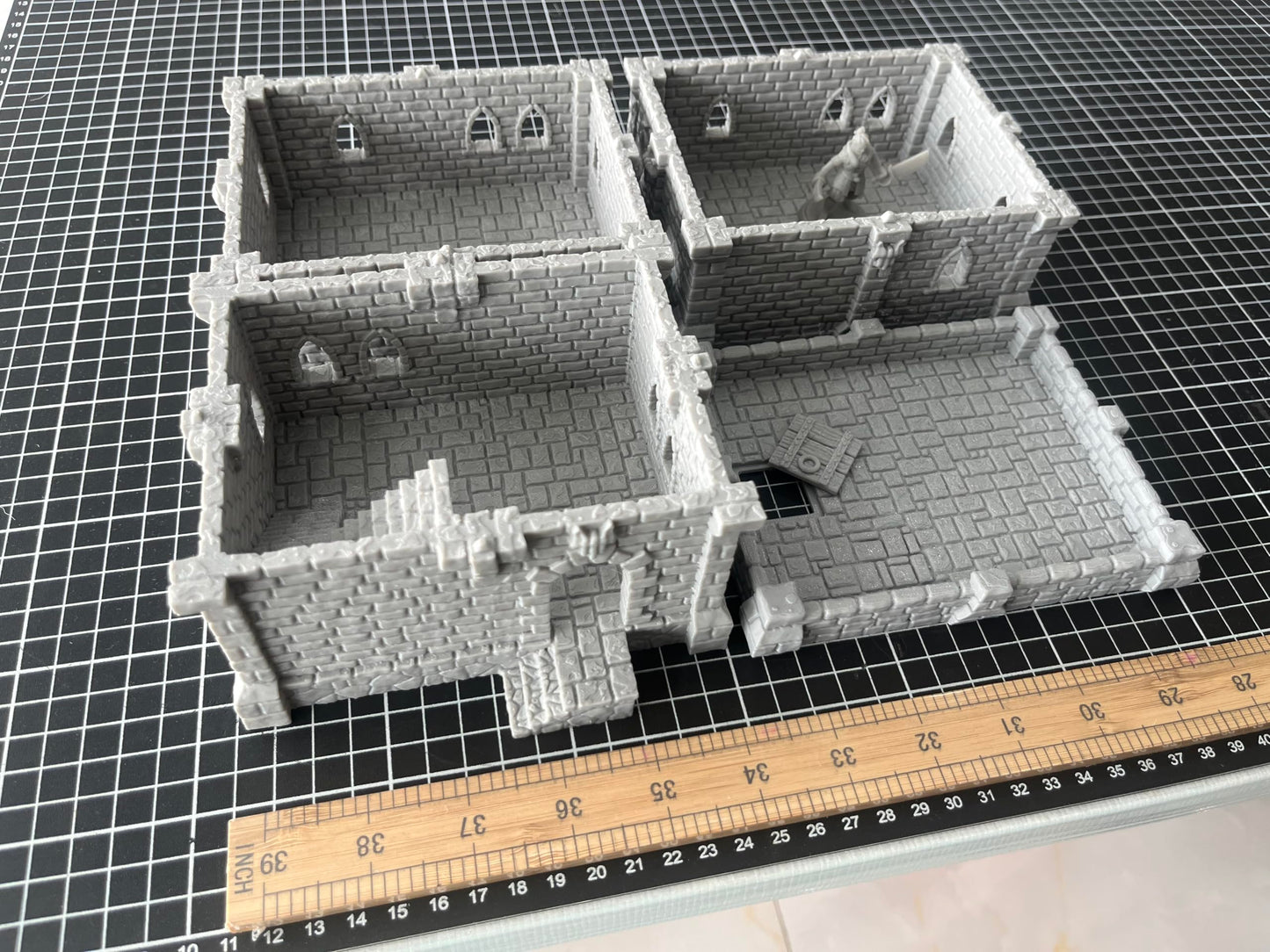 HAUTICO Medieval Castle Tabletop Terrain Set for 18mm & 28mm Miniatures – Paintable Wargame & Diorama Building Kit (3 Floors)