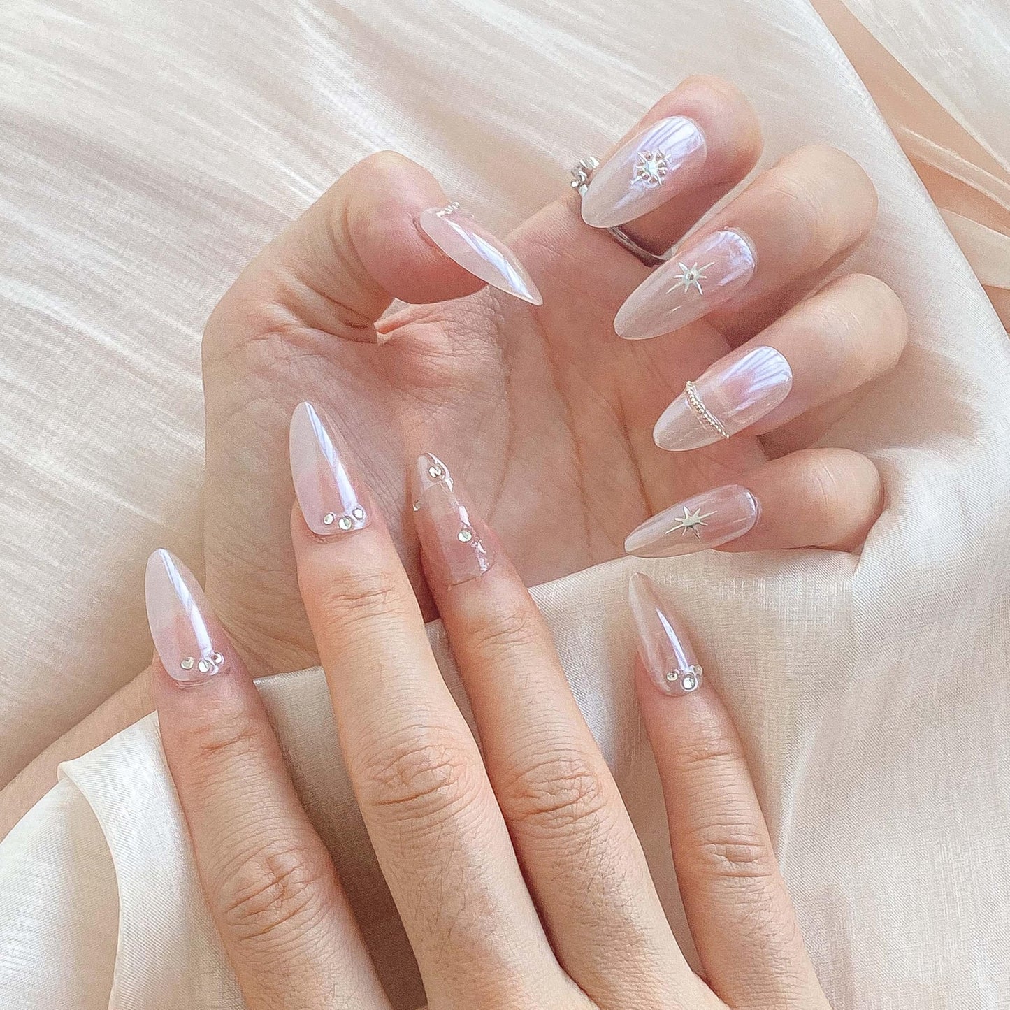GLORS Almond Press-On Nails, Nude with Crystal Rhinestones and Star Design, Handmade False Nail 10 Pieces (Small, Almond)