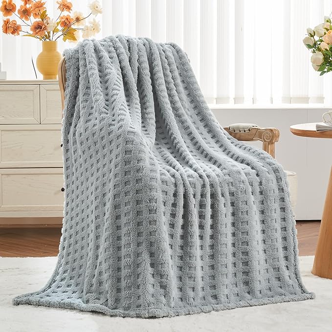 NEWCOSPLAY Super Soft King Blanket Grey Premium Silky Flannel Fleece 3D Waffle Checkered Lightweight Bed Blanket All Season Use (Light Grey, King(90"x110"))