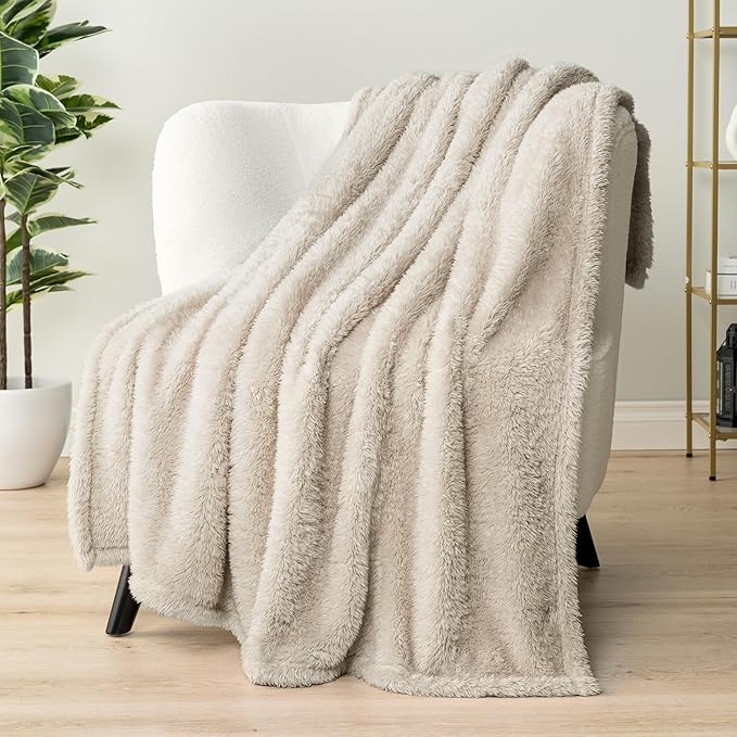 PAVILIA Sherpa Bed Blanket King Size, Cream Beige Plush Soft Cozy Blanket for Bed, Fluffy Lightweight Microfiber, Fuzzy All Season Blanket, 90x108 King