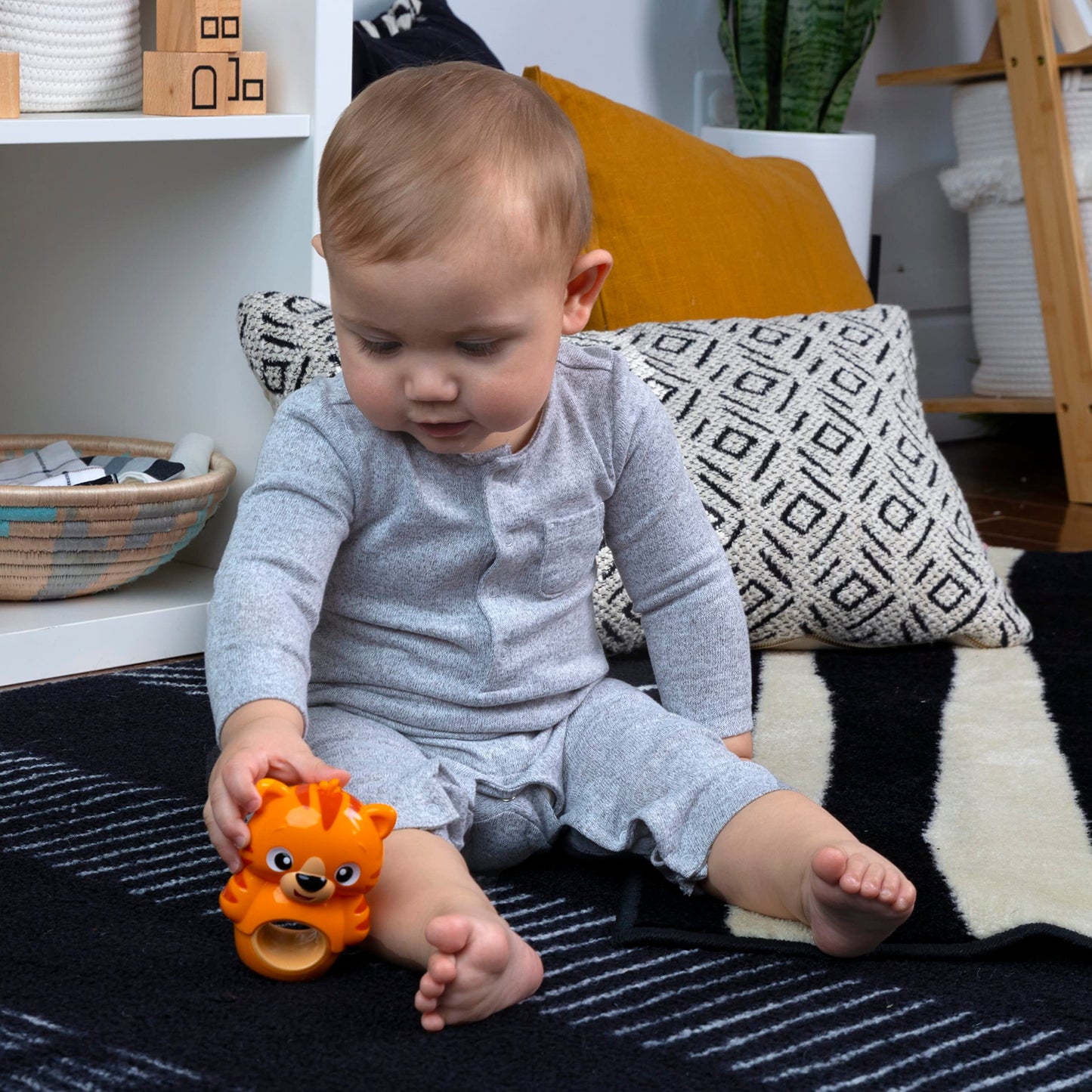 Baby Einstein Teethe & Wobble Tinker Tiger Teether Toy, BPA Free, for Cause and Effect Learning, Infants Ages 3 Months and Up