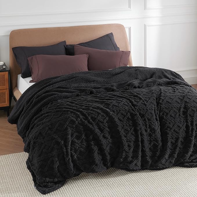 Bedsure Sherpa Queen Size Blanket for Bed - GentleSoft Fleece Fluffy & Cozy Cable Jacquard Tufted for Women Gift, Thick and Warm Blankets for Winter, Black, 90x90 Inches