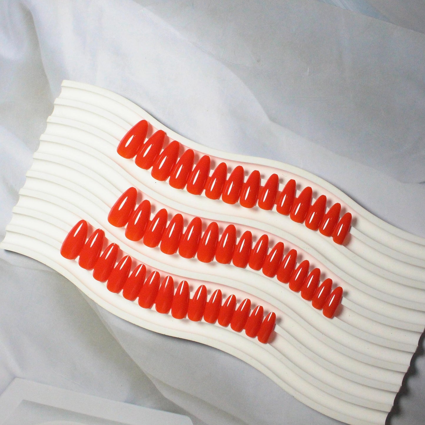 KXAMELIE Orange Red Press on Nails Medium Almond&Coral Press on Nails Short Oval For Beach Party Daily Decoration in 72 PCS