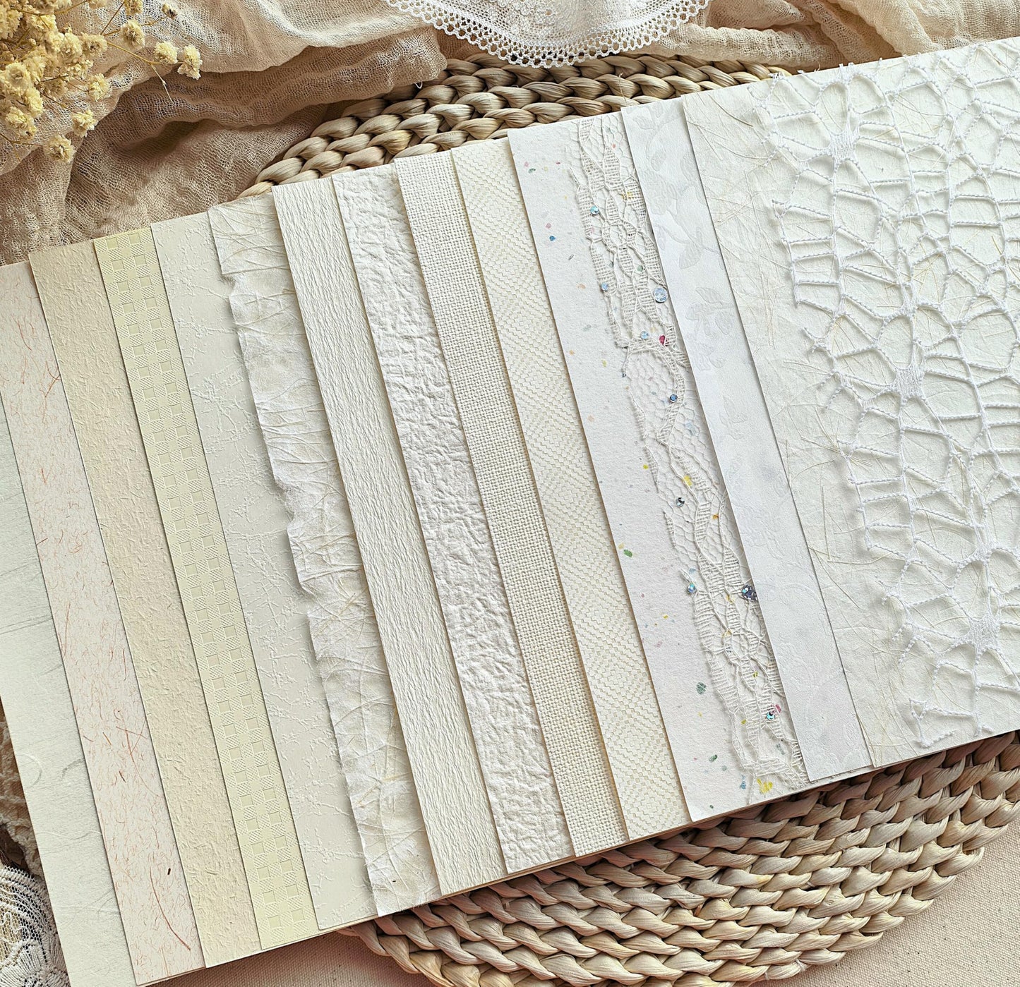 Flartmo 30 Sheets A5 White Textured Scrapbook Paper and Mesh Fabric Mix, Scrapbook Supplies for Junk Journaling, Scrapbooking, Card Making Supplies, Decorative Paper for Crafts & Mixed Media Art
