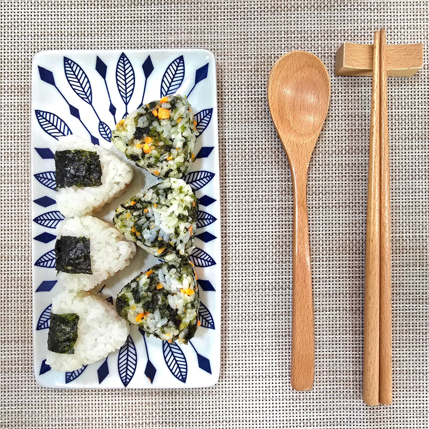 Japanese Rice Ball Mold Set, 2 Pack Mini Triangle Sushi Makers, 3-Grid Rice Ball Shaper, Bento Lunch Tool, Reusable Polypropylene Kitchen Gadget, Dishwasher Safe, Made in Japan