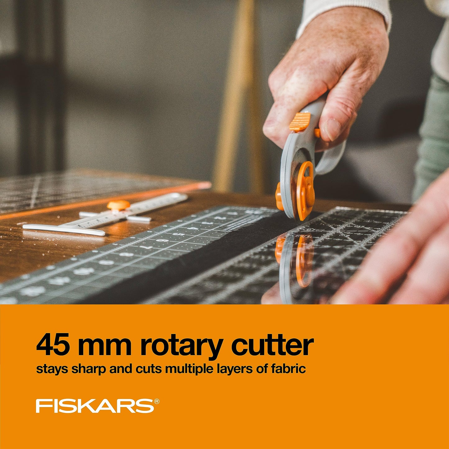 Fiskars Loop Set, Rotary Cutter with 45mm Steel Blade, Sewing Ruler for Precise Measures, Folding Cutting Mat for All Fabric Cutting Needs, Grey