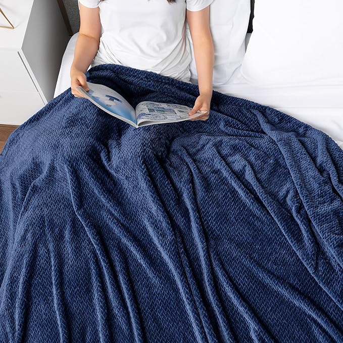 PAVILIA Soft Fleece Navy Blue Throw Blanket for Couch, Lightweight Plush Warm Blankets for Bed, Fuzzy Cozy Flannel Blanket Throw for Sofa, Travel, Jacquard Pattern, Navy Blue, Twin, 60x80 inch