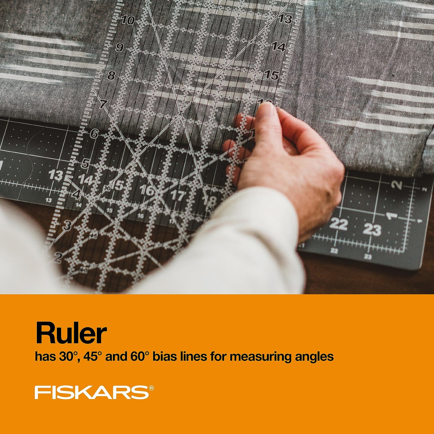 Fiskars Loop Set, Rotary Cutter with 45mm Steel Blade, Sewing Ruler for Precise Measures, Folding Cutting Mat for All Fabric Cutting Needs, Grey