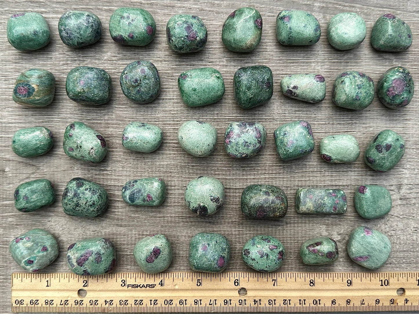 GAF TREASURES 5 Pcs Ruby Fuchsite Tumbled Stones, Polished Natural Gemstone, Healing Crystals