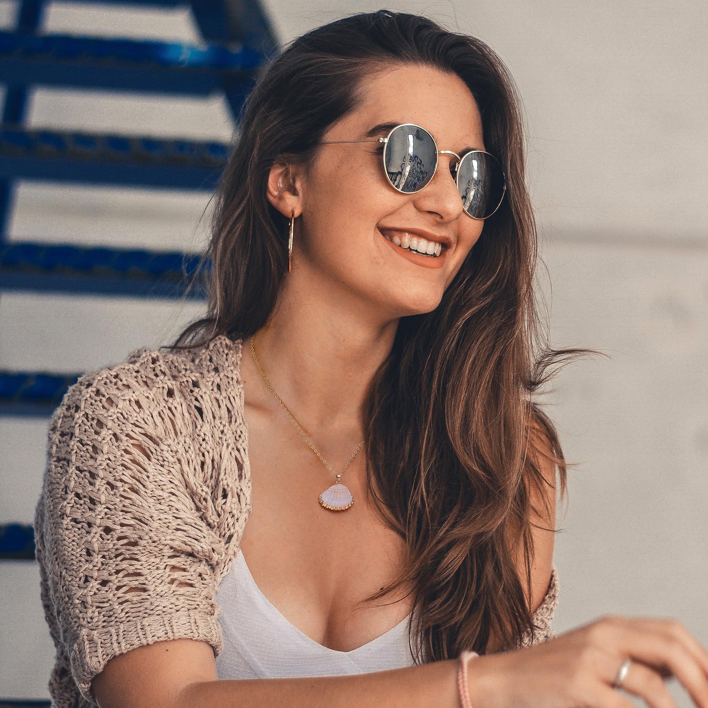 CANEVINKA 18K Gold Plated Natural Scallop Pendant Necklace Dainty Personalized Handmade Layered Charm Summer Beach Necklace Seashell Pendant Thin Cable Chain Necklace for Women