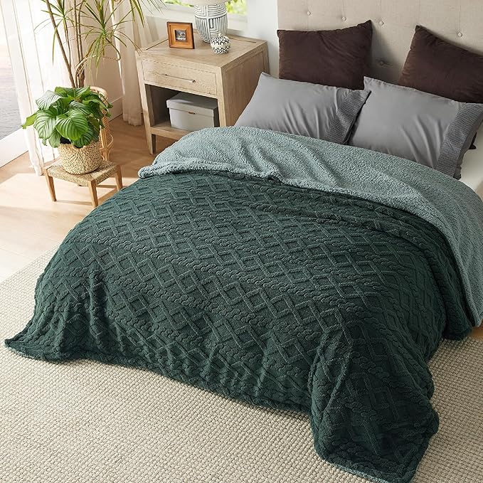Bedsure Sherpa King Size Blanket for Bed- GentleSoft Fleece Fluffy & Cozy Cable Jacquard Tufted for Women Gift, Thick and Warm Blankets for Winter, Dark Green, 108x90 Inches